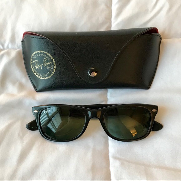 Ray Ban Wayfarer Sunglasses - Picture 2 of 8